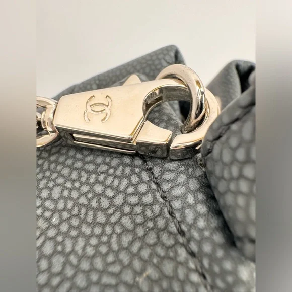 Caviar Flat Quilted CC Chain Bucket Drawstring Bag Black - Picture 7 of 14